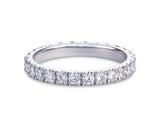 婚約指輪 エンゲージメントリング ブライダルリング ブランド HASUNA エシカルジュエリー
直径約2mmのダイヤモンドがリングに隙間なく並ぶ、エタニティリングと呼ばれるデザインのエンゲージリング。制作できるリングサイズが限られており、#7、#9,#11のみ制作可能。さいずにより使用するダイヤモンドの数が異なり、全部で21個~26個使用される。ダイヤモンドはそれぞれ4本の爪で留まっている。リングの幅は約2.4mmで、リングの厚みは約1.9mm。