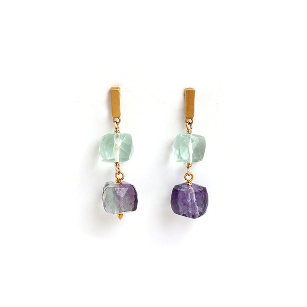 luxe Essence ショートピアス フローライト