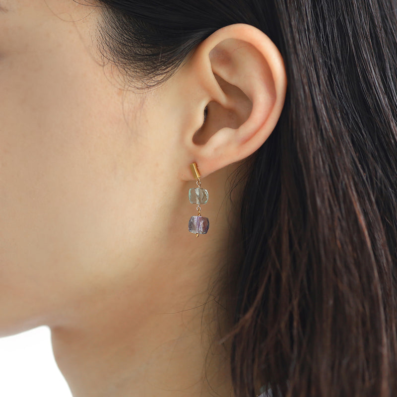 luxe Essence ショートピアス フローライト