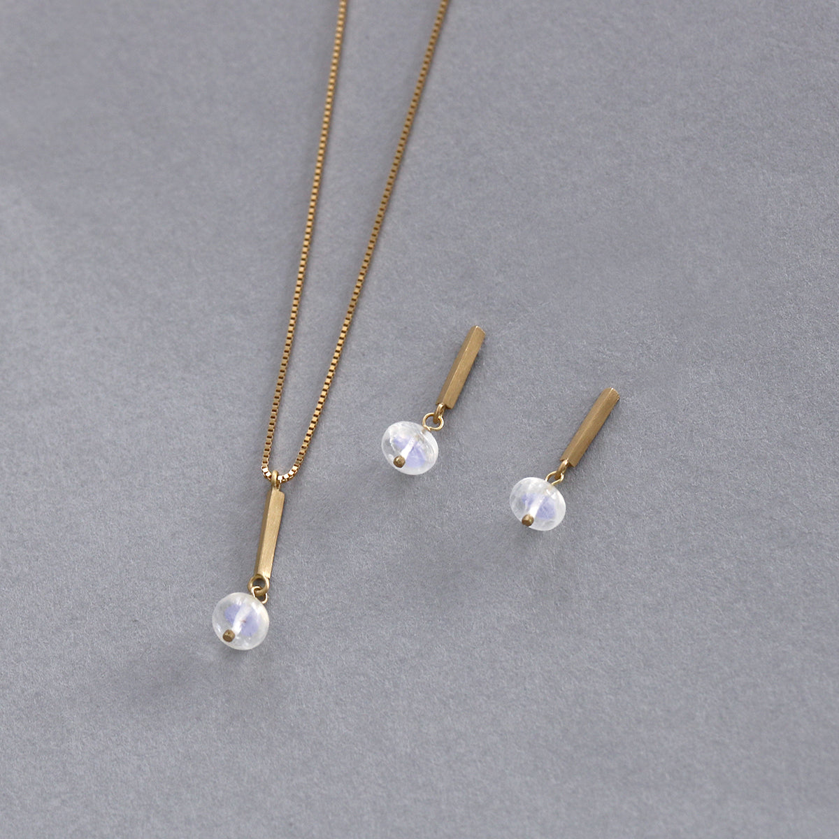 Signature ネックレス ブルームーンストーン | エシカルジュエリー