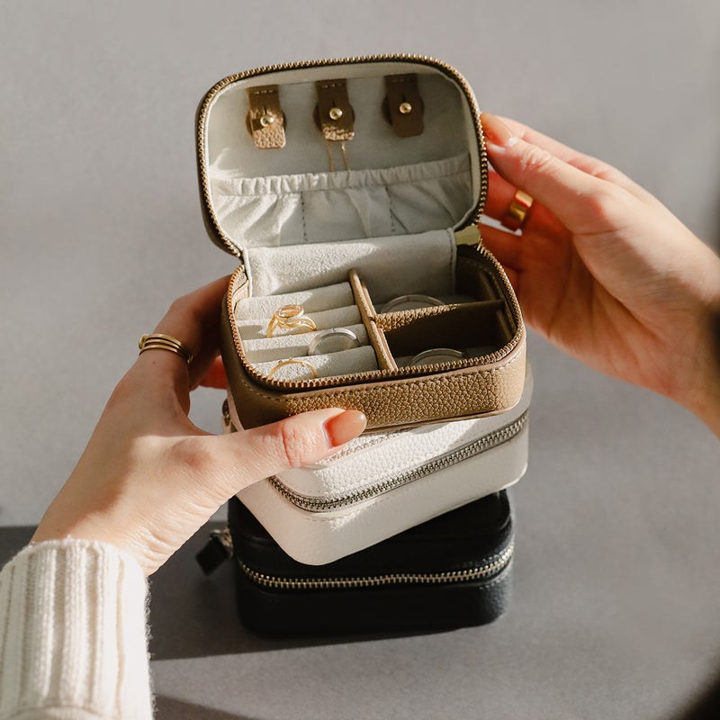 SOÉJU×HASUNA Veganレザレットジュエリーケース